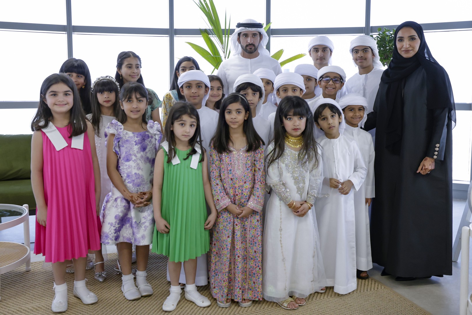 Hamdan bin Mohammed meets with Emirati children who volunteered to clean up their neighbourhoods following heavy rains